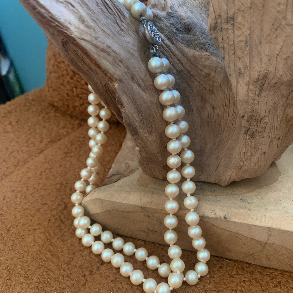 Elegant Cream double strand glass? Pearl Necklace